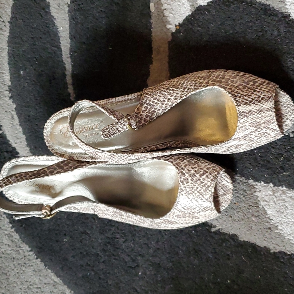 Snake skin pumps